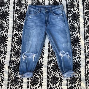 American Eagle mom jean